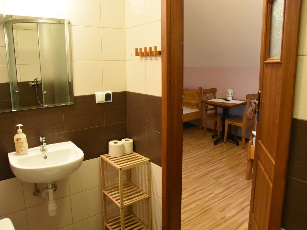 Huculska Restauracja I Noclegi อุสชิกีดอลเน ภายนอก รูปภาพ